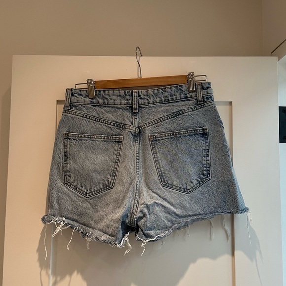 Zara high waisted Jean shorts - Picture 2 of 3